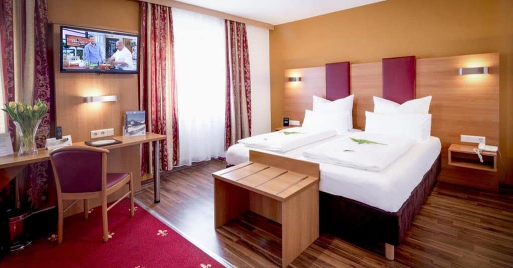 TIPTOP HOTEL BURGSCHMIET