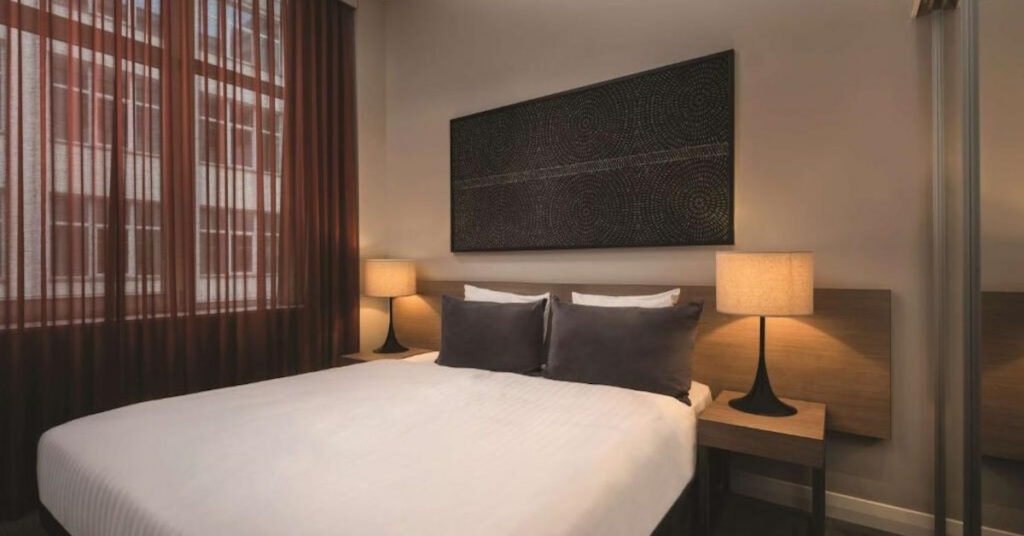 Adina Apartment Hotel Berlin Checkpoint Charlie Bed Room